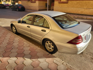 سيارة مرسيدس W203 C180 موديل 2003 فبريكا للبيع