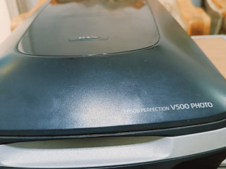 اسكانر ايبسون v500 بحاله ممتازه للبيع