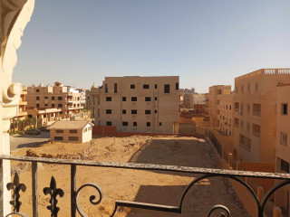 شقة للبيع في التجمع القرنفل بمدينة الرحاب