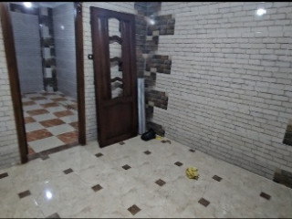 شقة للايجار في باكوس خلف مستشفي الهلال بشارع البستان